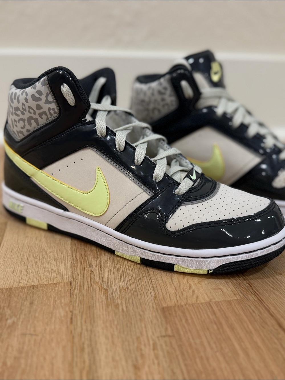 Nike Women’s 8.5 High Top Sneakers Leopard Volt Patent 576686-031